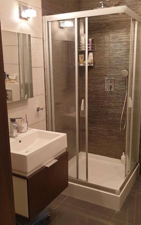 Apartament Amber Z Duzym Tarasem Apartment Kolobrzeg Luaran gambar